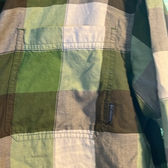 Columbia XL button down - Picture 3 of 4